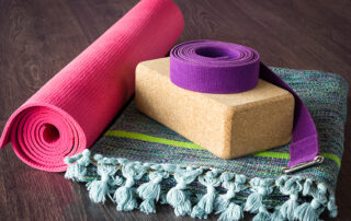 ElterSports Grünwald Fitness Kurse Kursspecial Christiane Yoga Hilfsmittel im Yoga