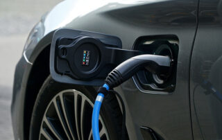 ElterSports Fitness Tennis Grünwald Harlaching Elektroautos laden E-Säulen aktiviert